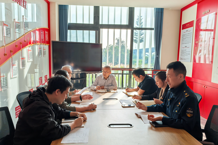 20241017 川西公司党委委员、副总经理孙彬一行到稽查监控中心督促2024年度重点工作会_副本.jpg