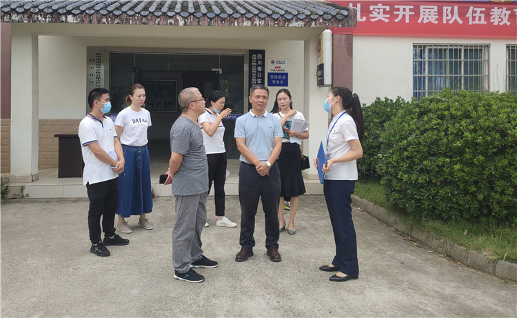 no469-成南公司党委副书记、总经理万忠金一行督导管理处收费站站房改造及环保工作.jpg